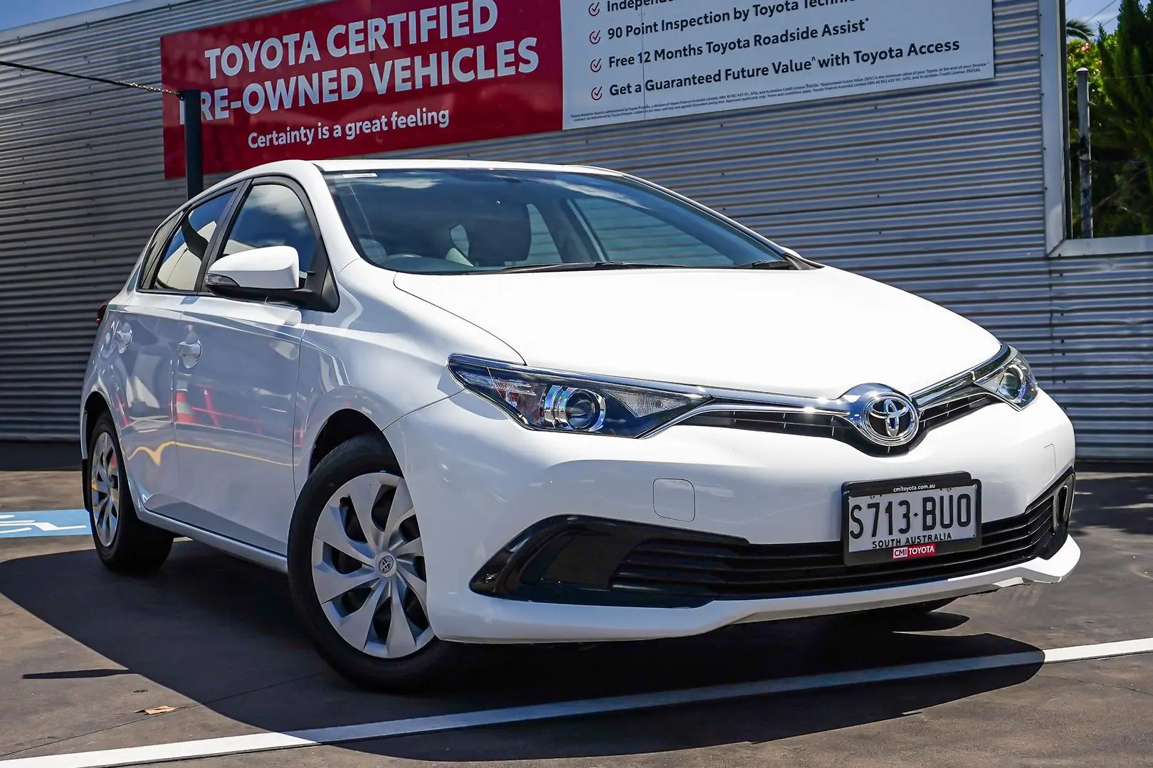 2018 Toyota Corolla Gallery Image 2