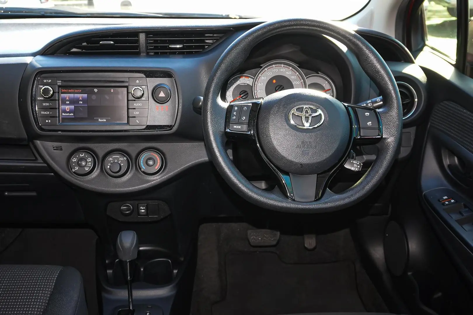 2018 Toyota Yaris Gallery Image 9