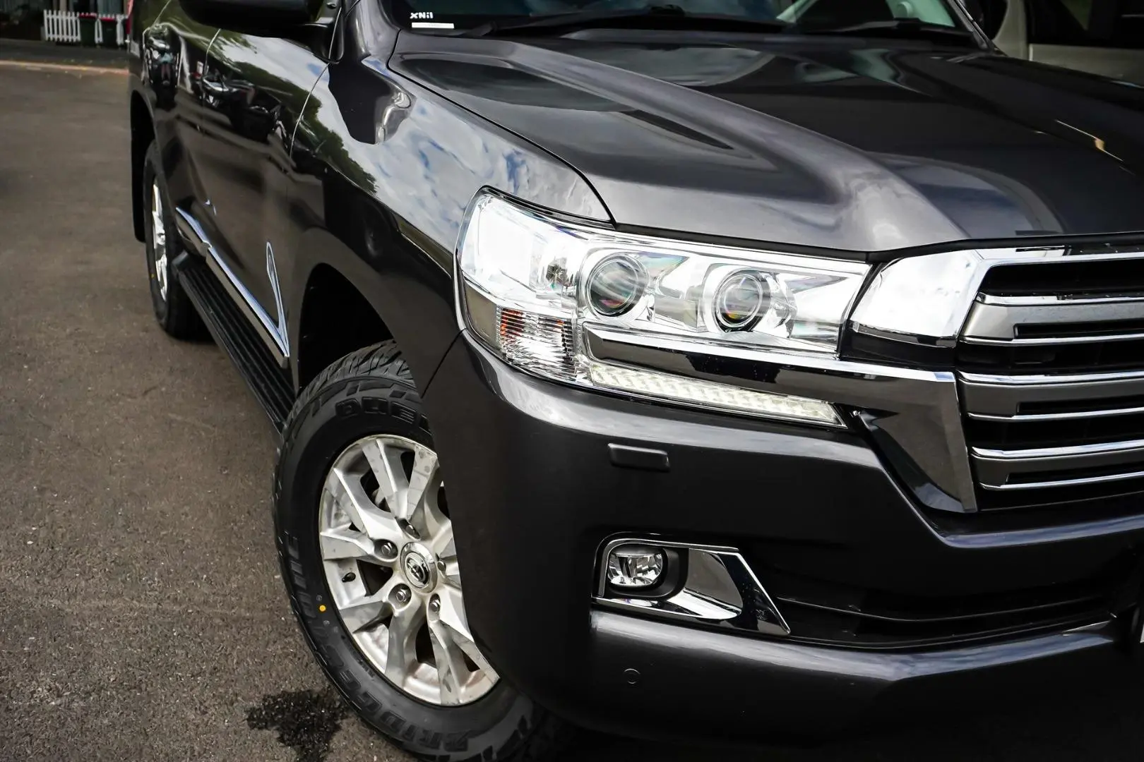 2018 Toyota Landcruiser Gallery Image 12