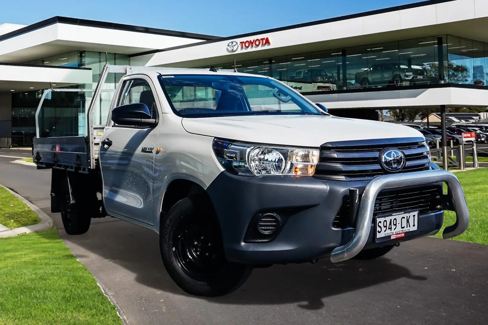 2021 Toyota Hilux Gallery Image 1