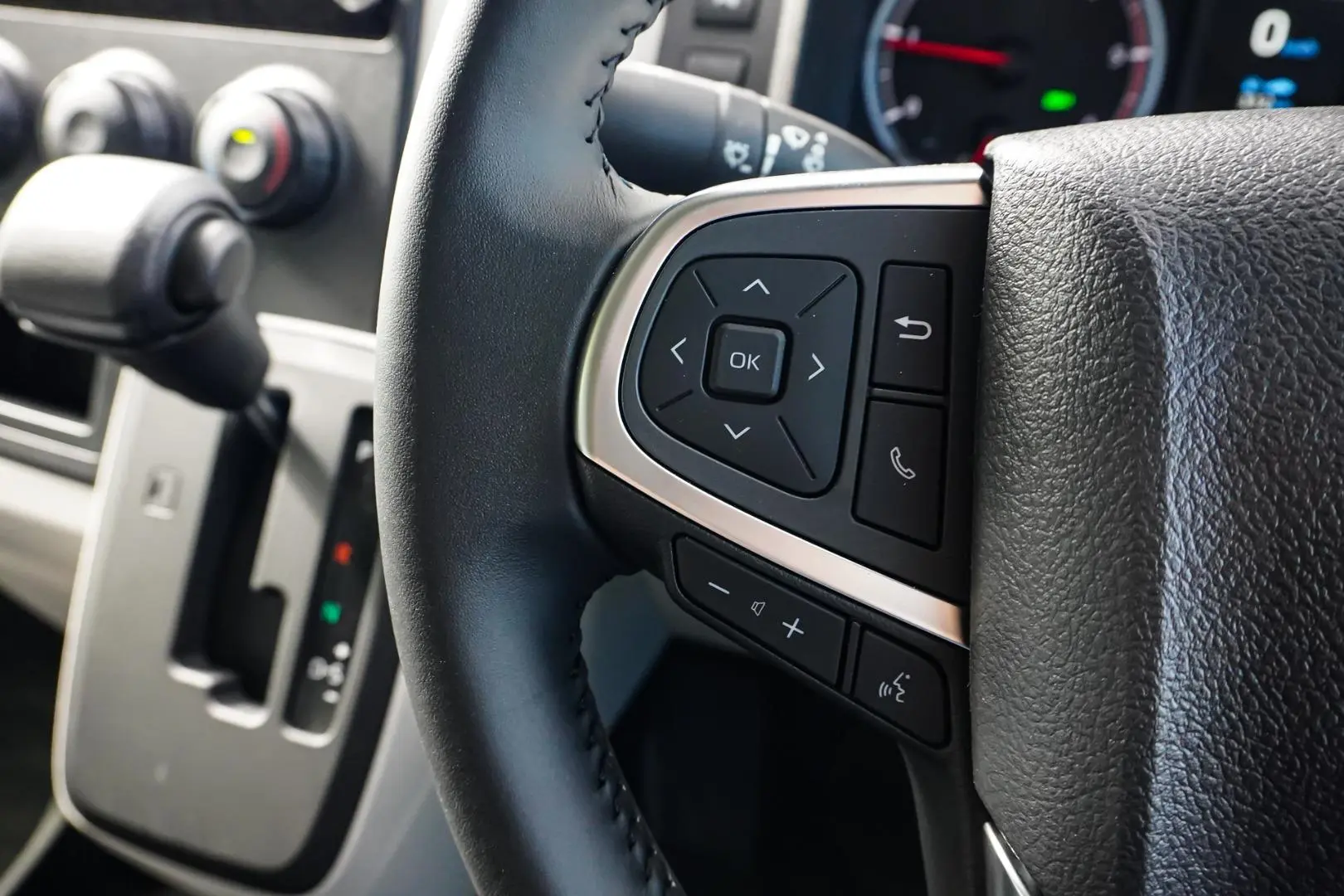 2025 Toyota Hiace Gallery Image 15