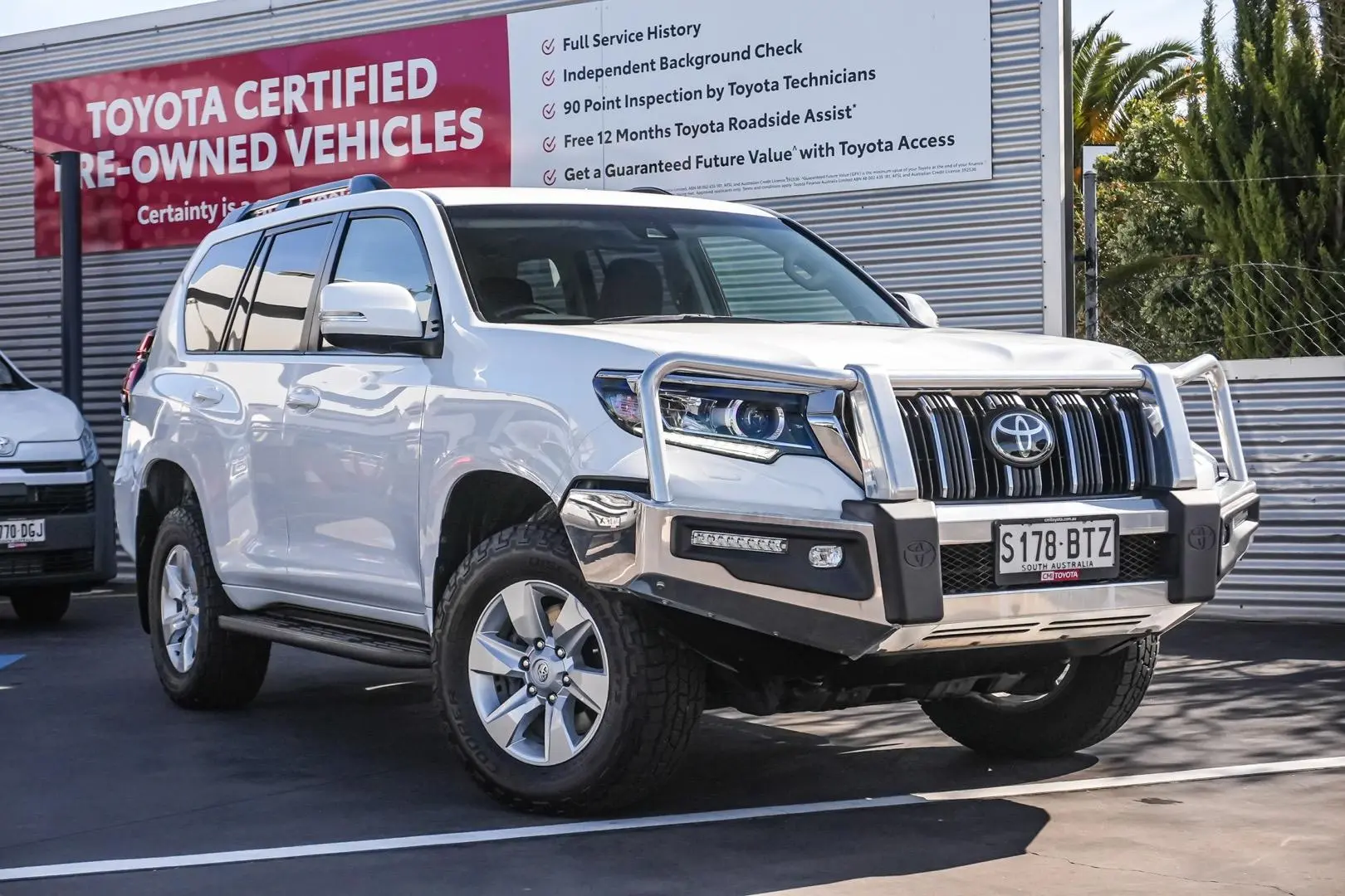 2018 Toyota Landcruiser Prado Gallery Image 2