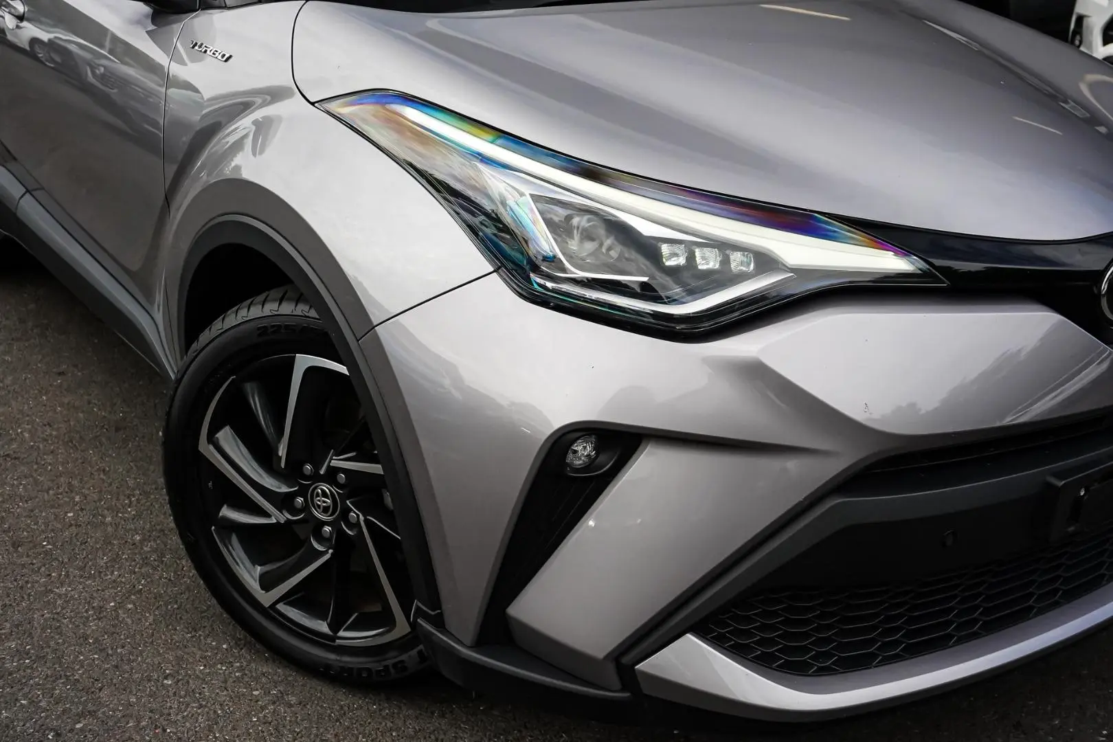 2023 Toyota C-HR Gallery Image 12
