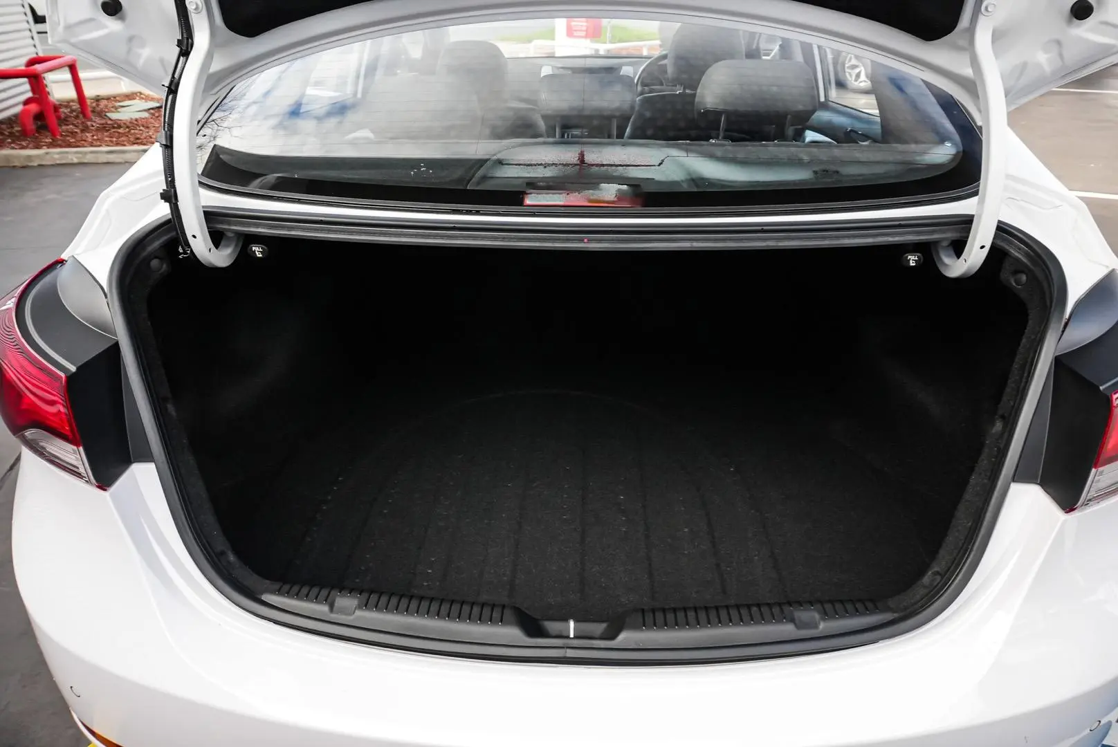 2014 Hyundai Elantra Gallery Image 11