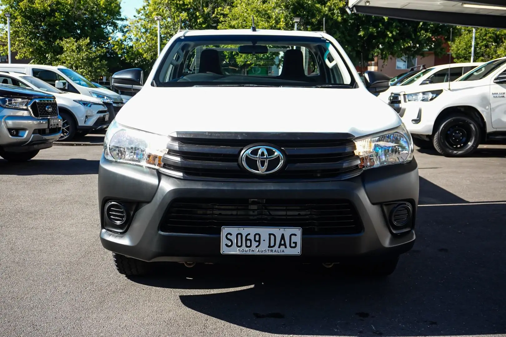 2019 Toyota Hilux Gallery Image 5