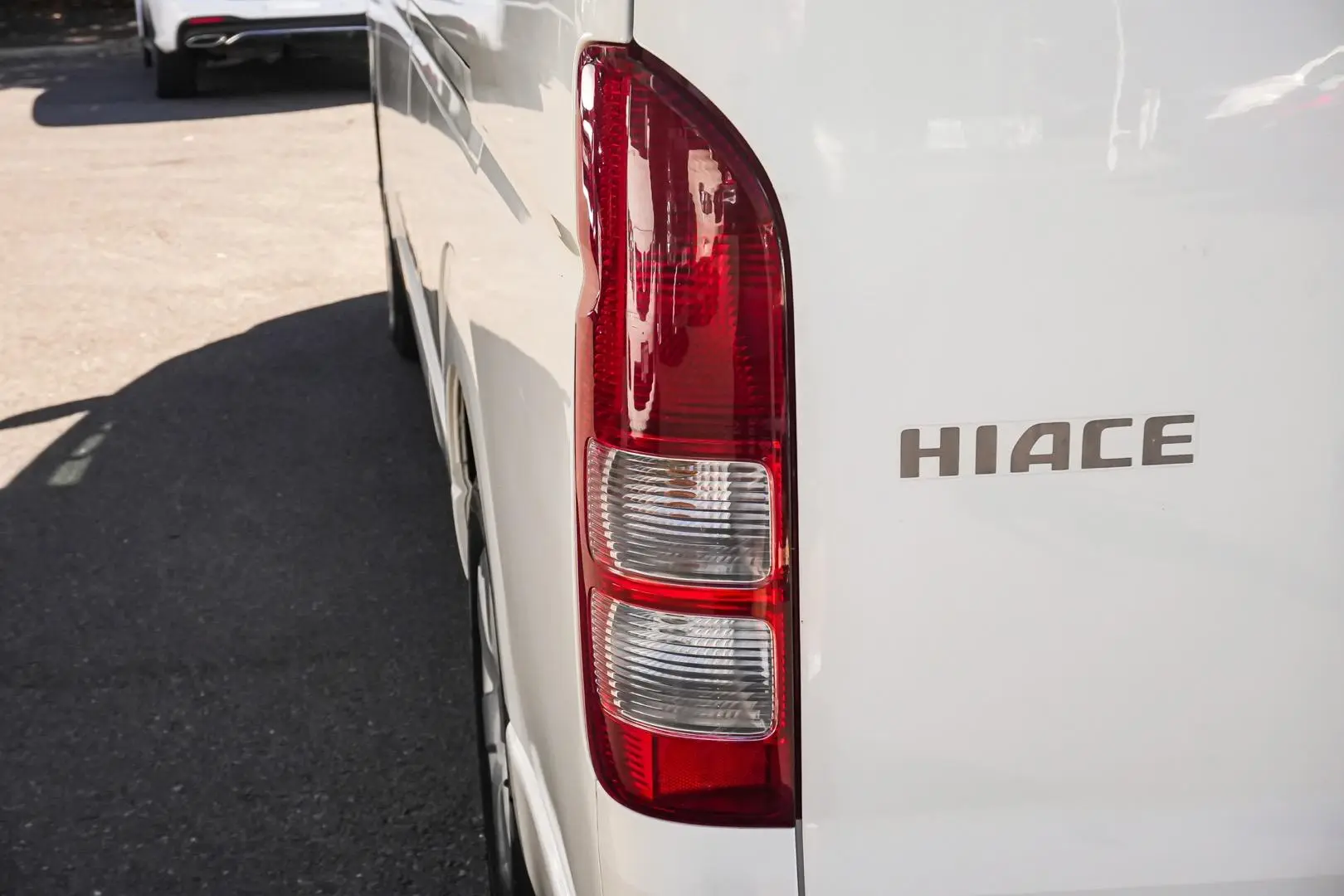 2017 Toyota Hiace Gallery Image 8