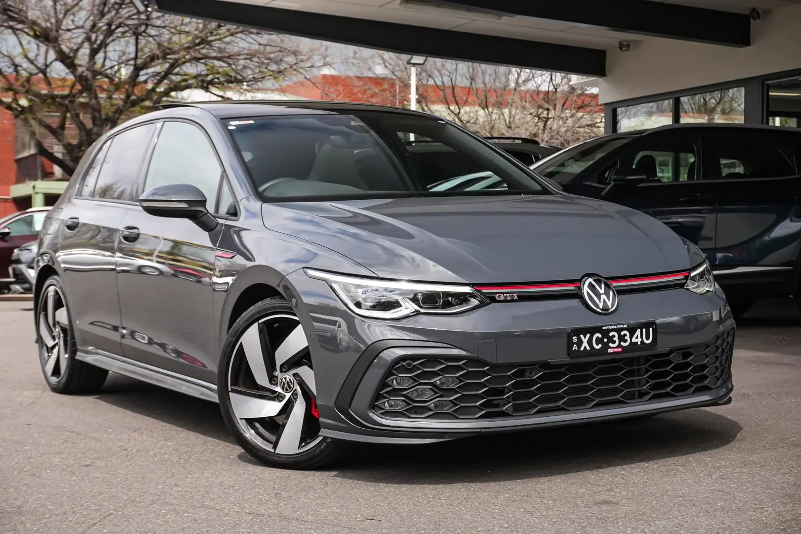 2022 Volkswagen Golf Gallery Image 2