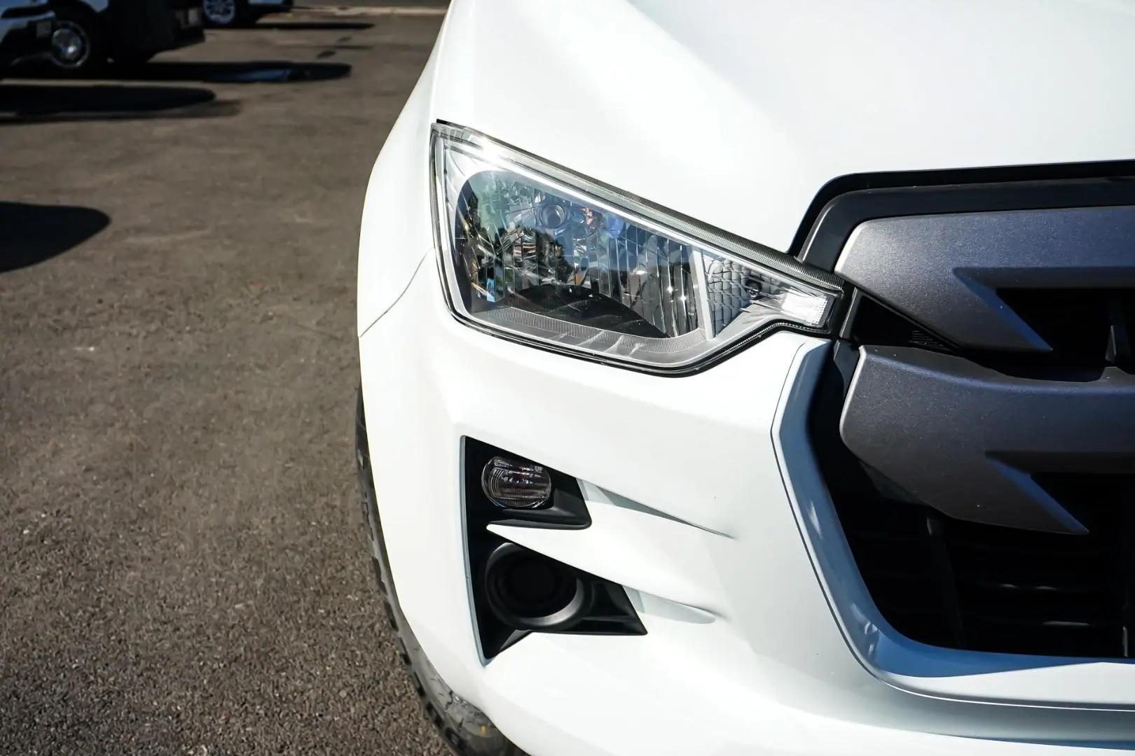 2020 Isuzu D-MAX Gallery Image 12