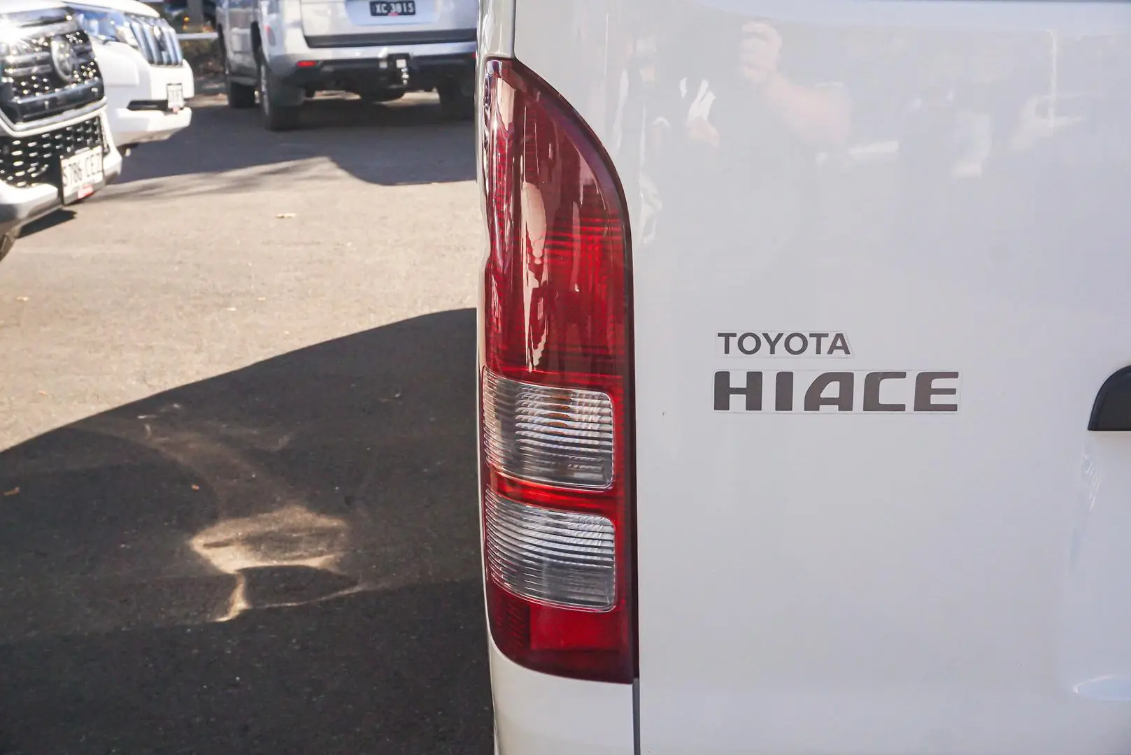 2018 Toyota Hiace Gallery Image 13