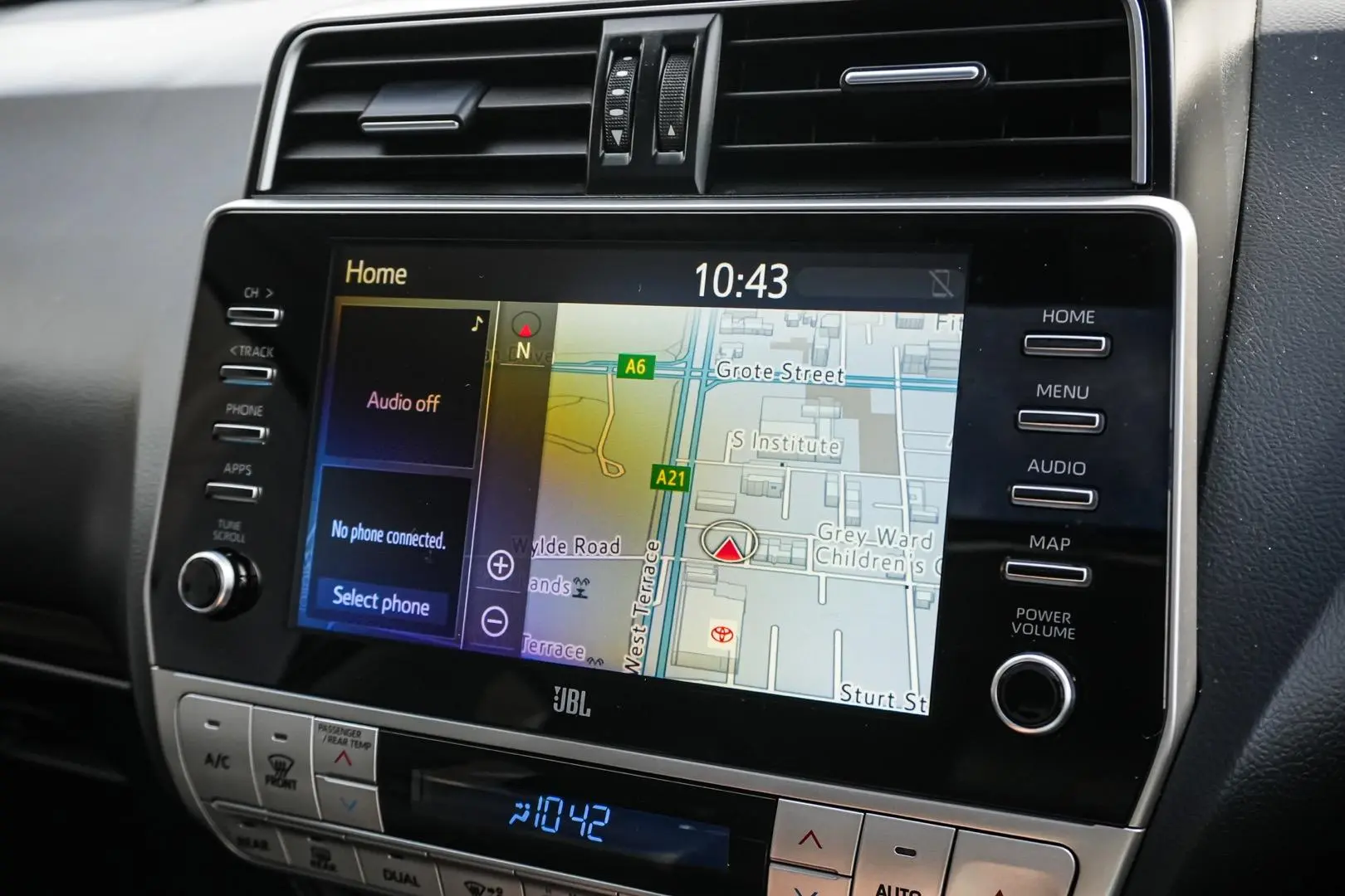 2021 Toyota Landcruiser Prado Gallery Image 24