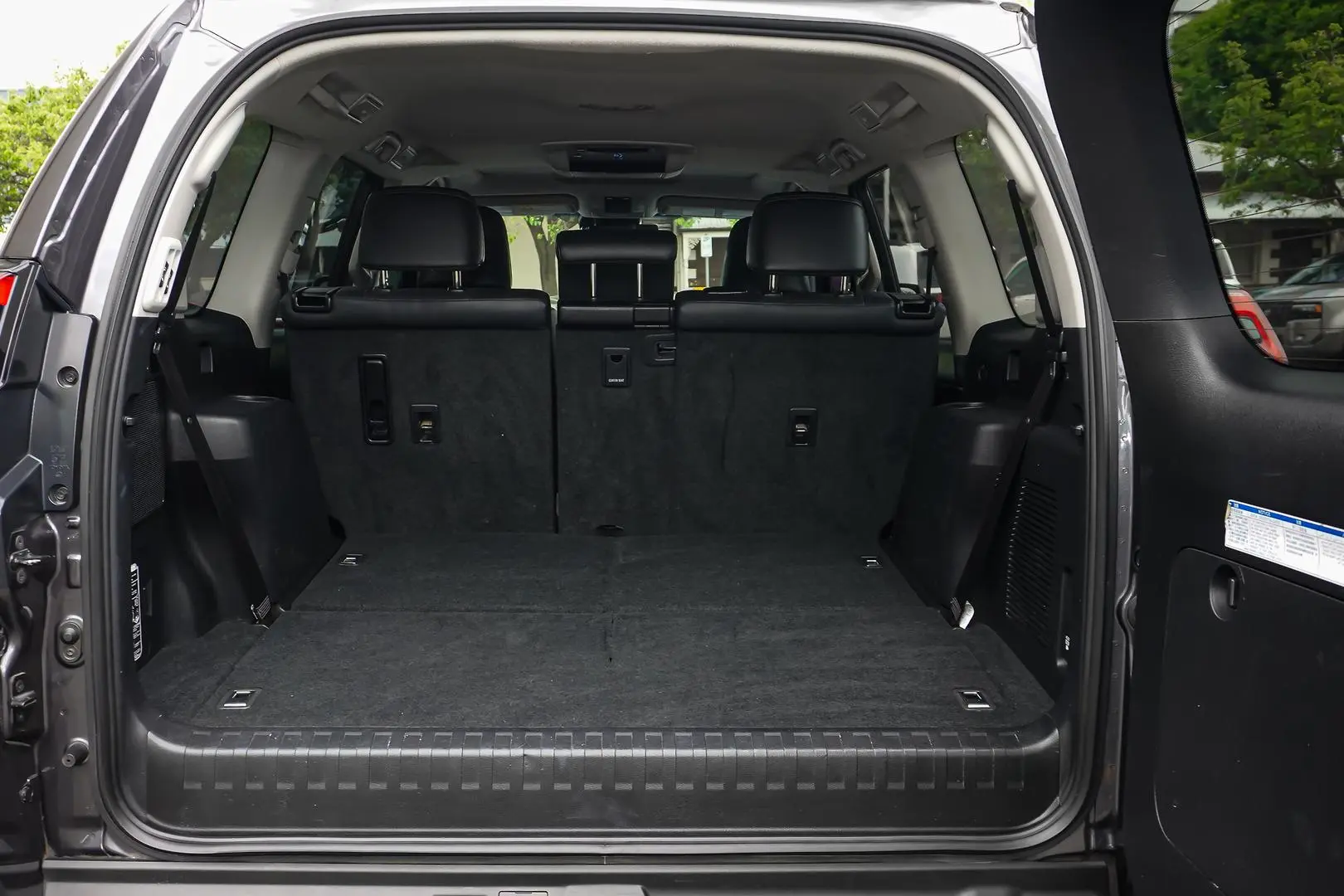 2022 Toyota Landcruiser Prado Gallery Image 9