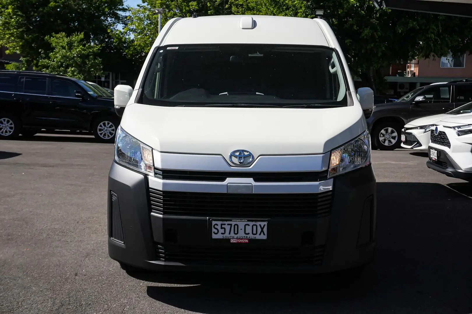 2022 Toyota Hiace Gallery Image 5