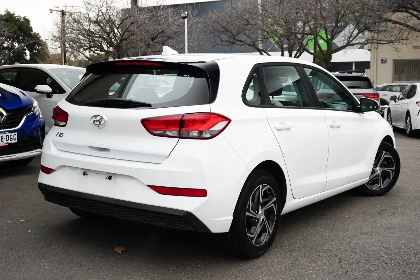 2022 Hyundai i30 Gallery Image 2
