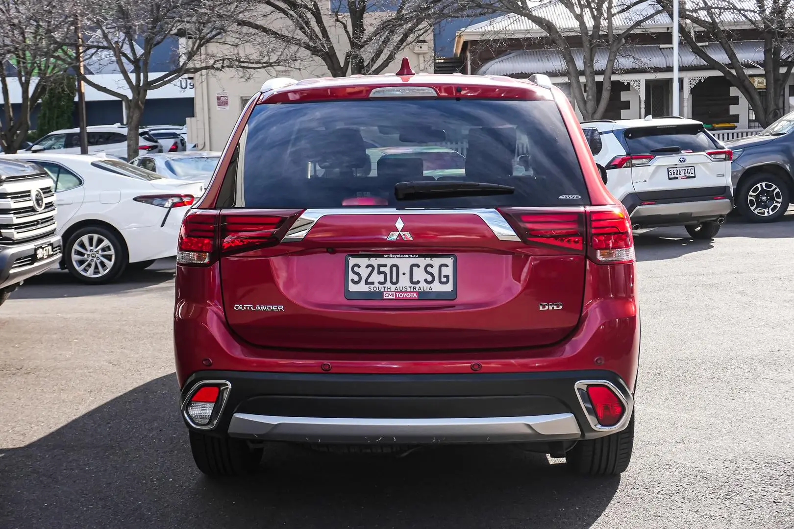 2018 Mitsubishi Outlander Gallery Image 6