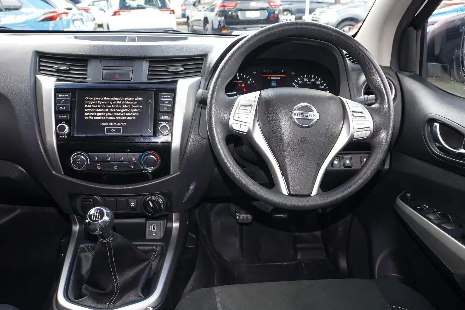2020 Nissan Navara Gallery Image 9