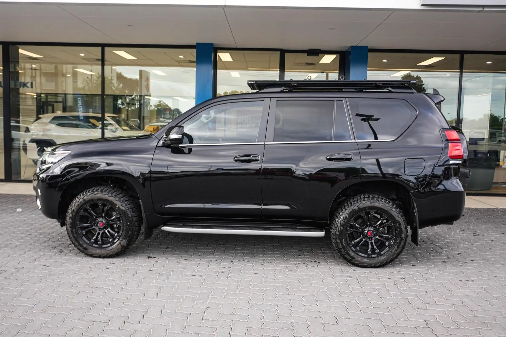 2021 Toyota Landcruiser Prado Gallery Image 4
