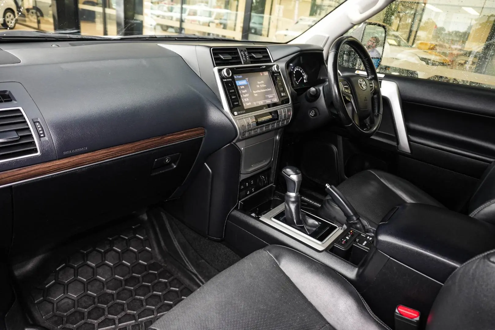 2019 Toyota Landcruiser Prado Gallery Image 11