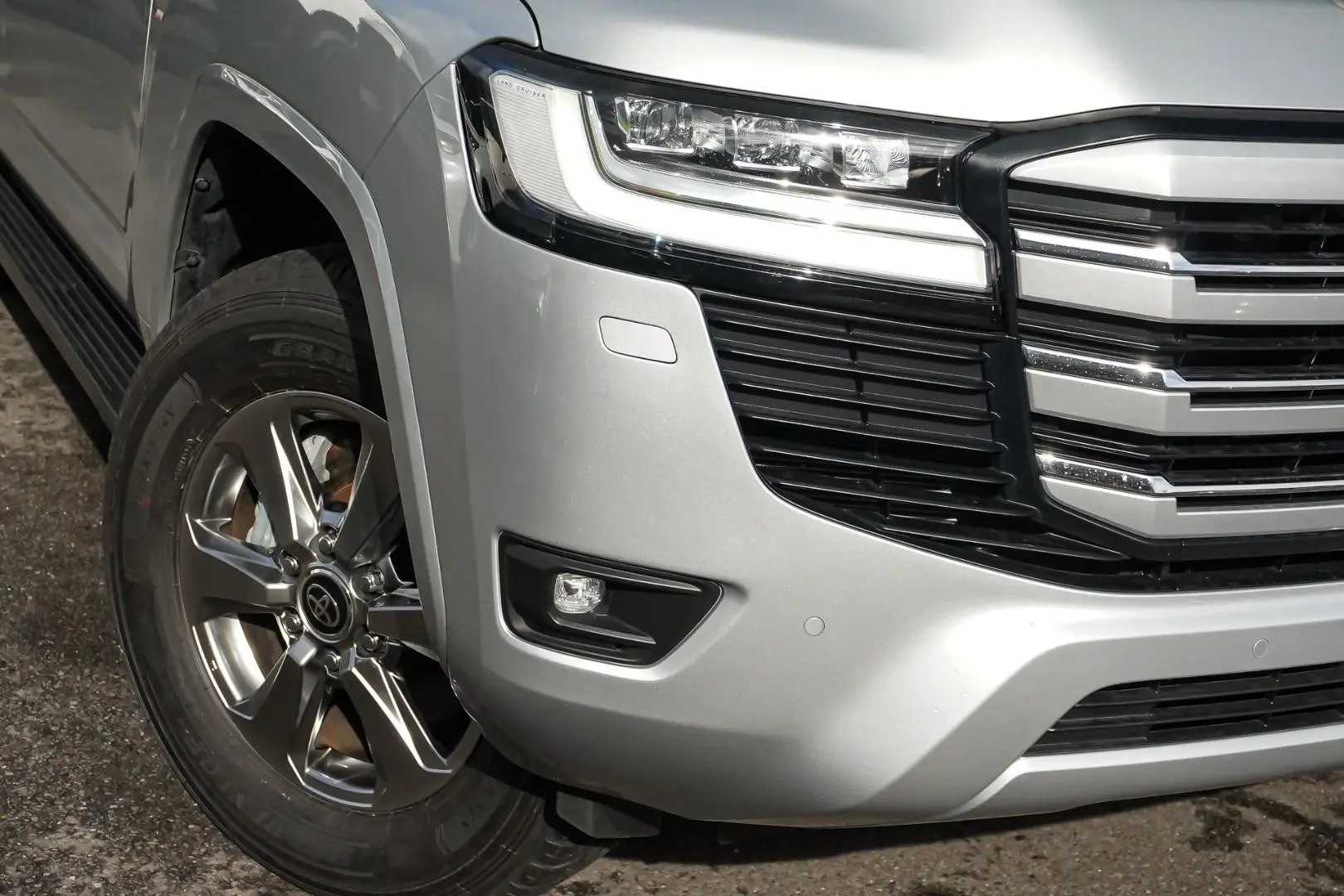 2023 Toyota Landcruiser Gallery Image 12