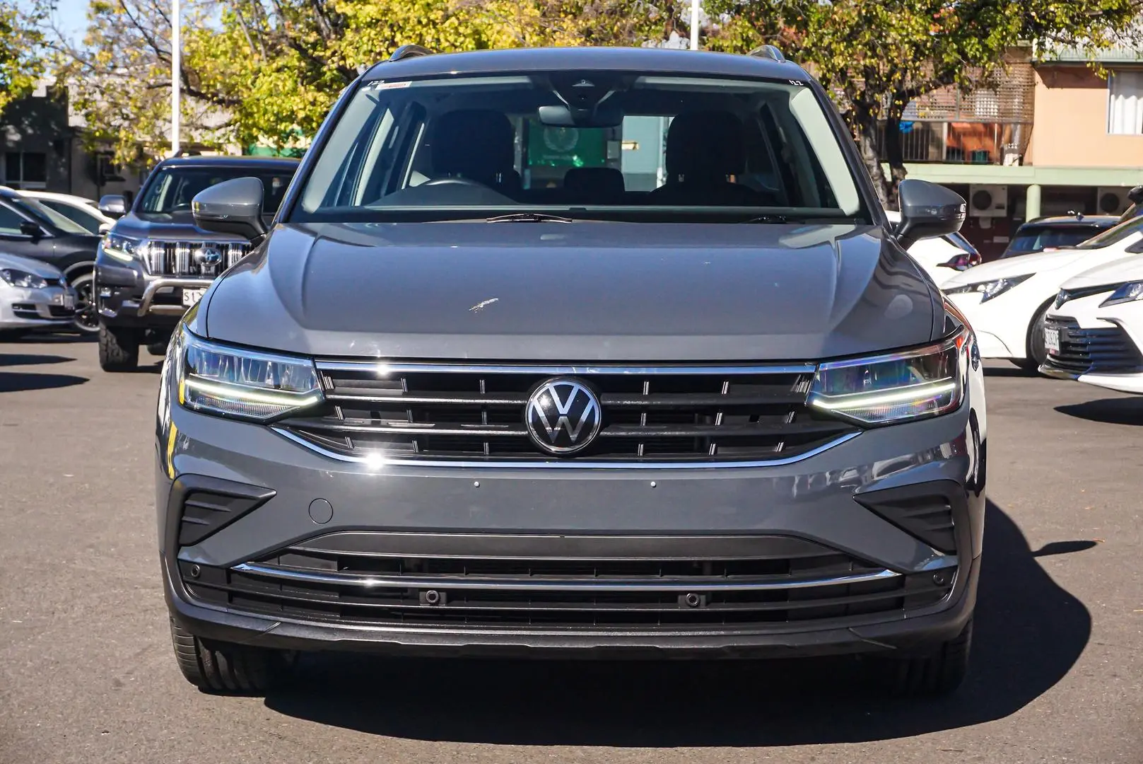 2022 Volkswagen Tiguan Gallery Image 4