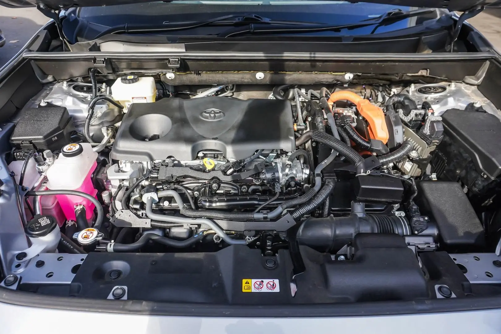 2024 Toyota RAV4 Gallery Image 25