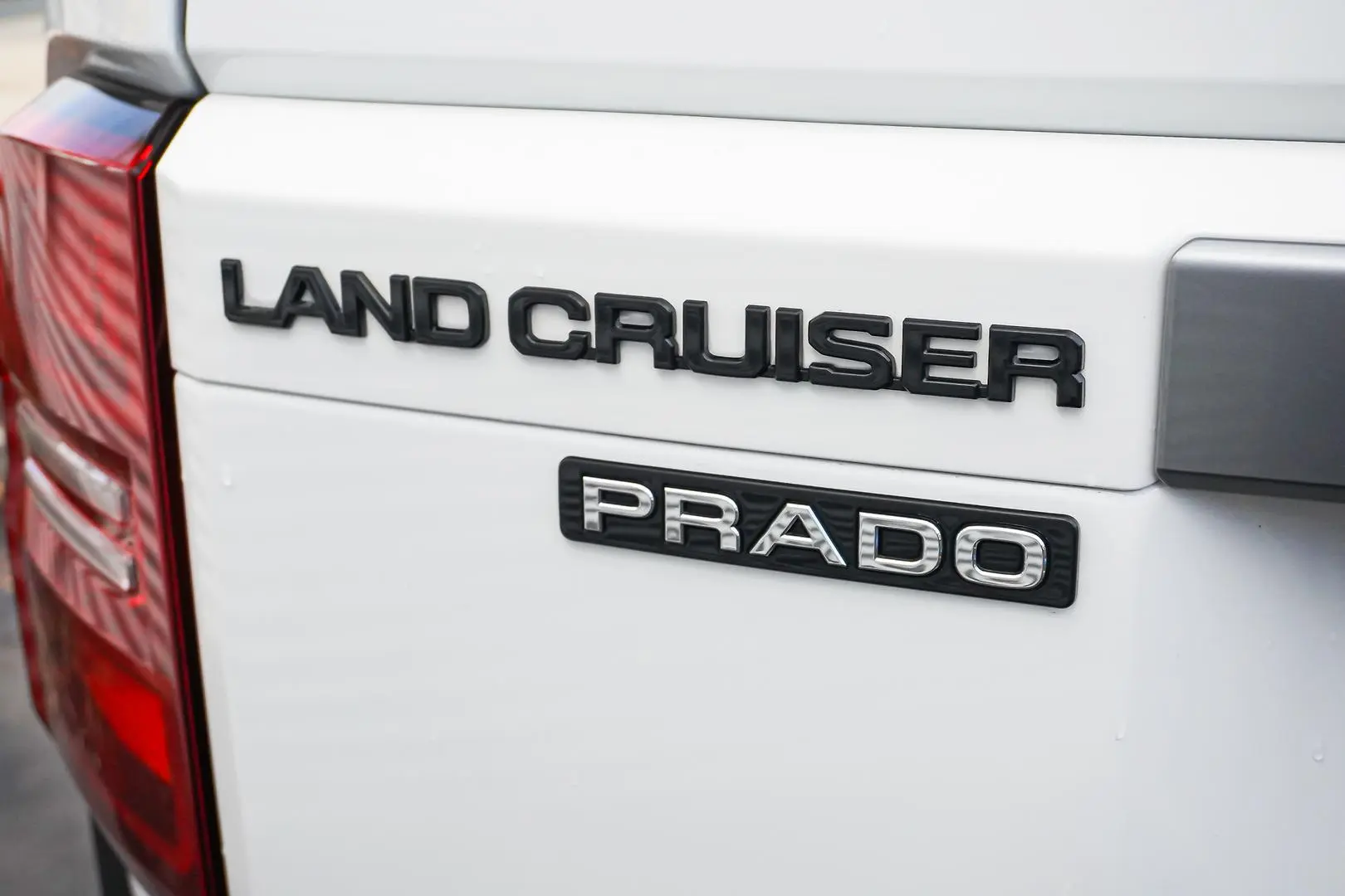 2024 Toyota Landcruiser Prado Gallery Image 15