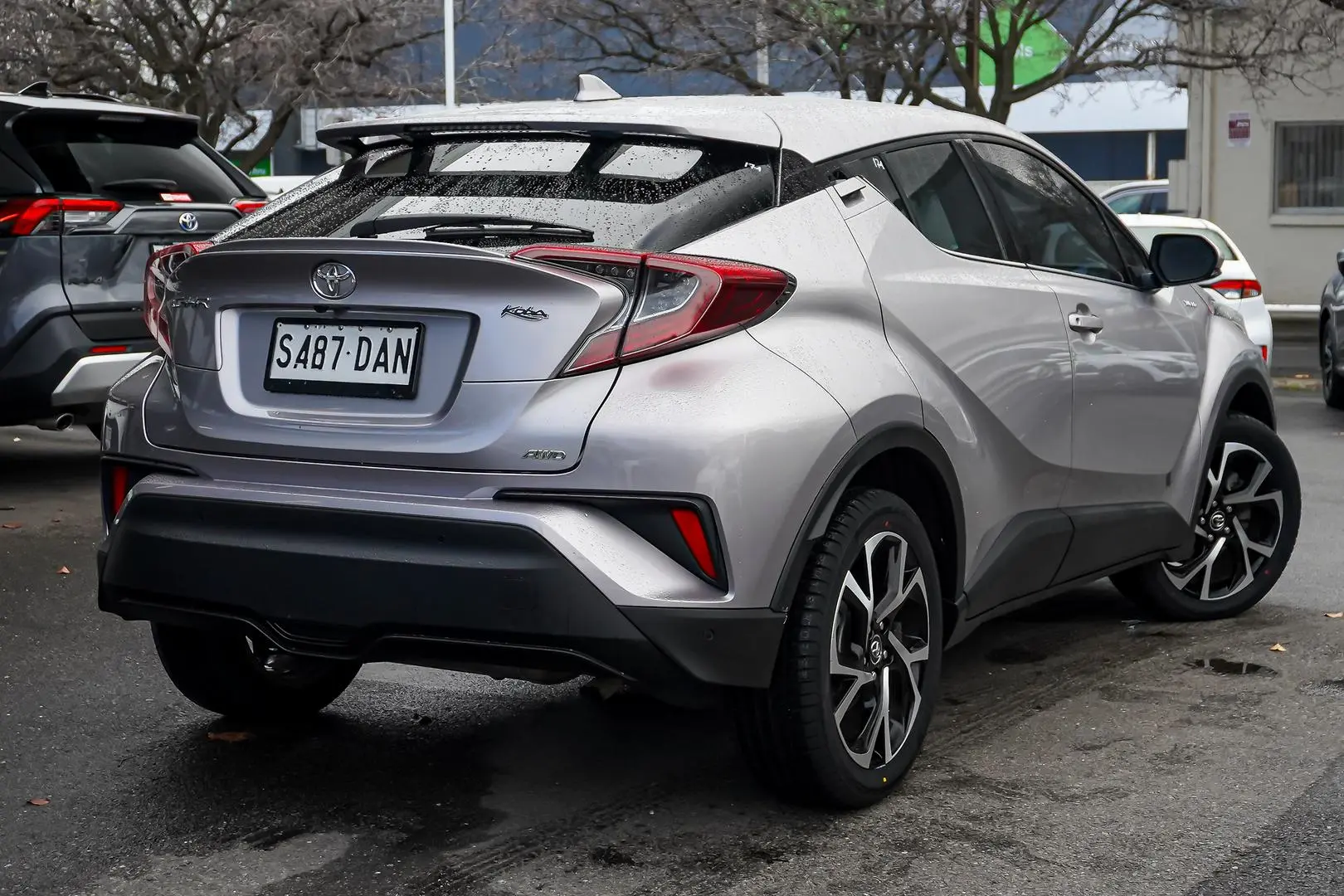 2018 Toyota C-HR Gallery Image 3