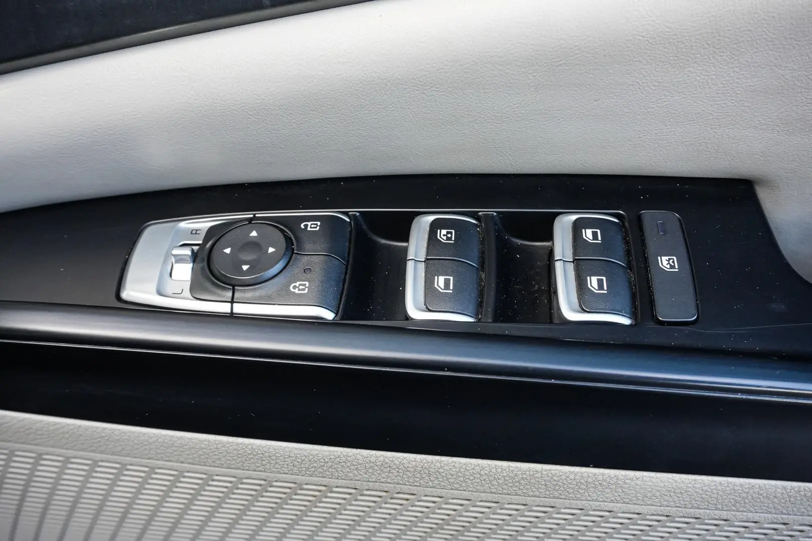 2022 Kia Carnival Gallery Image 16