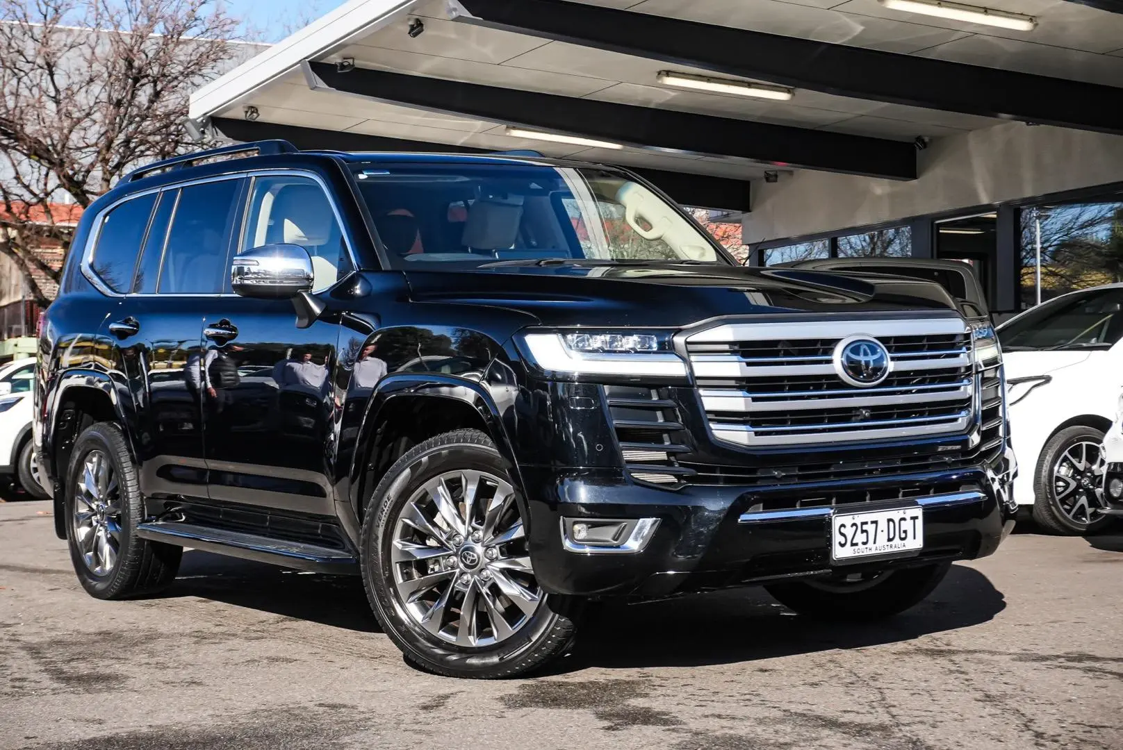 2022 Toyota Landcruiser Gallery Image 2