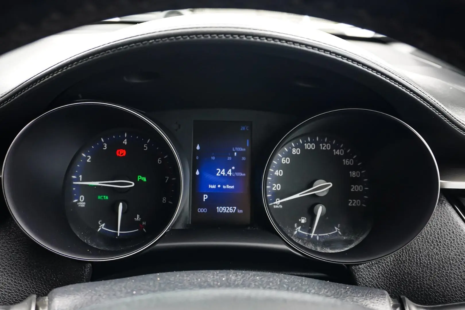 2017 Toyota C-HR Gallery Image 18