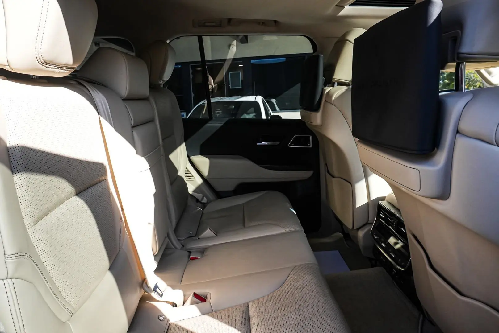 2022 Toyota Landcruiser Gallery Image 8