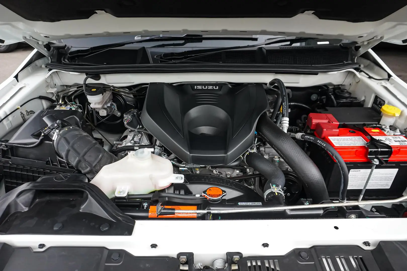 2022 Isuzu MU-X Gallery Image 26