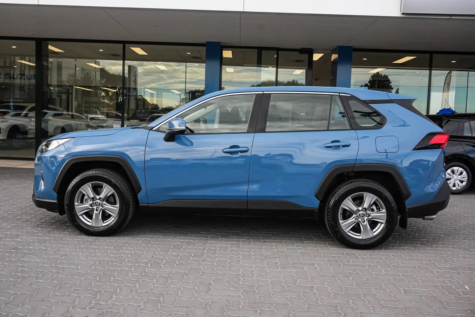 2024 Toyota RAV4 Gallery Image 4