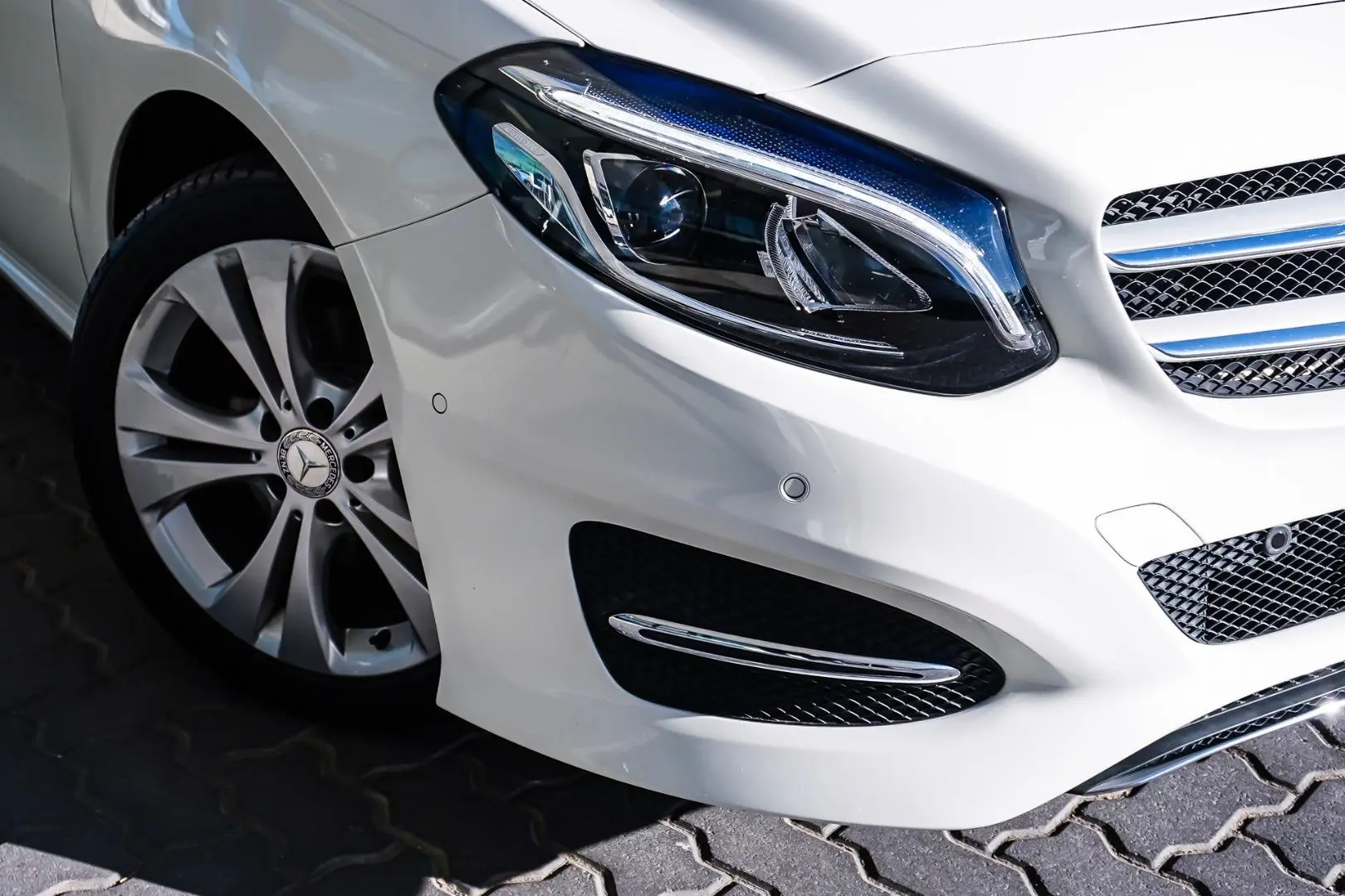 2016 Mercedes-Benz B-Class Gallery Image 12
