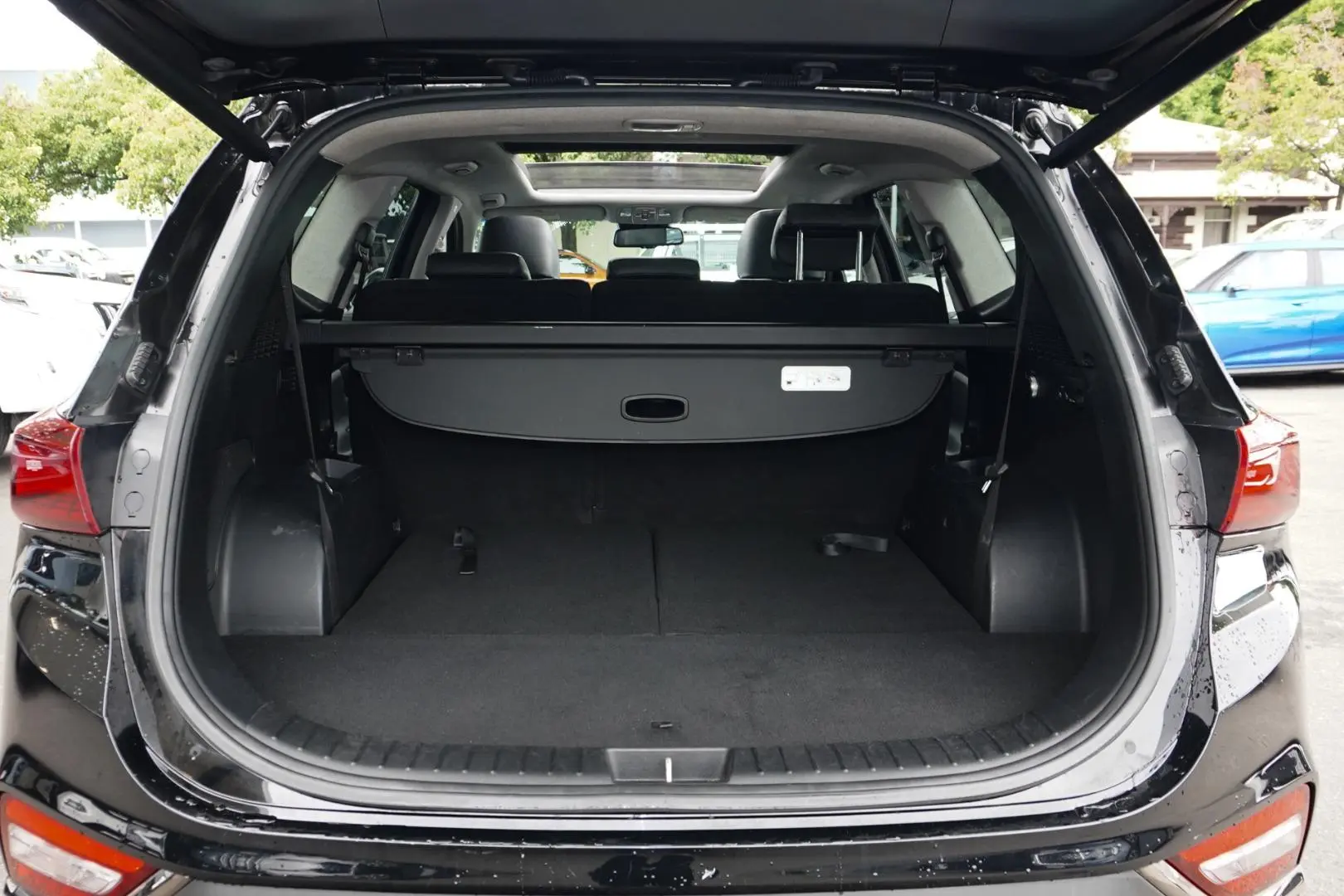 2018 Hyundai Santa Fe Gallery Image 9