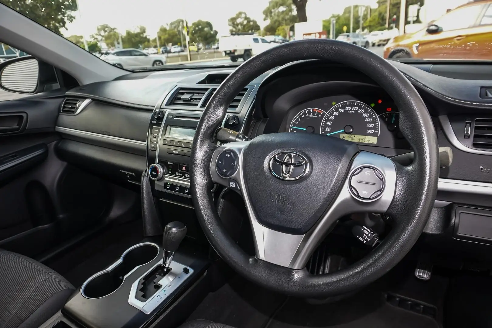 2013 Toyota Camry Gallery Image 7
