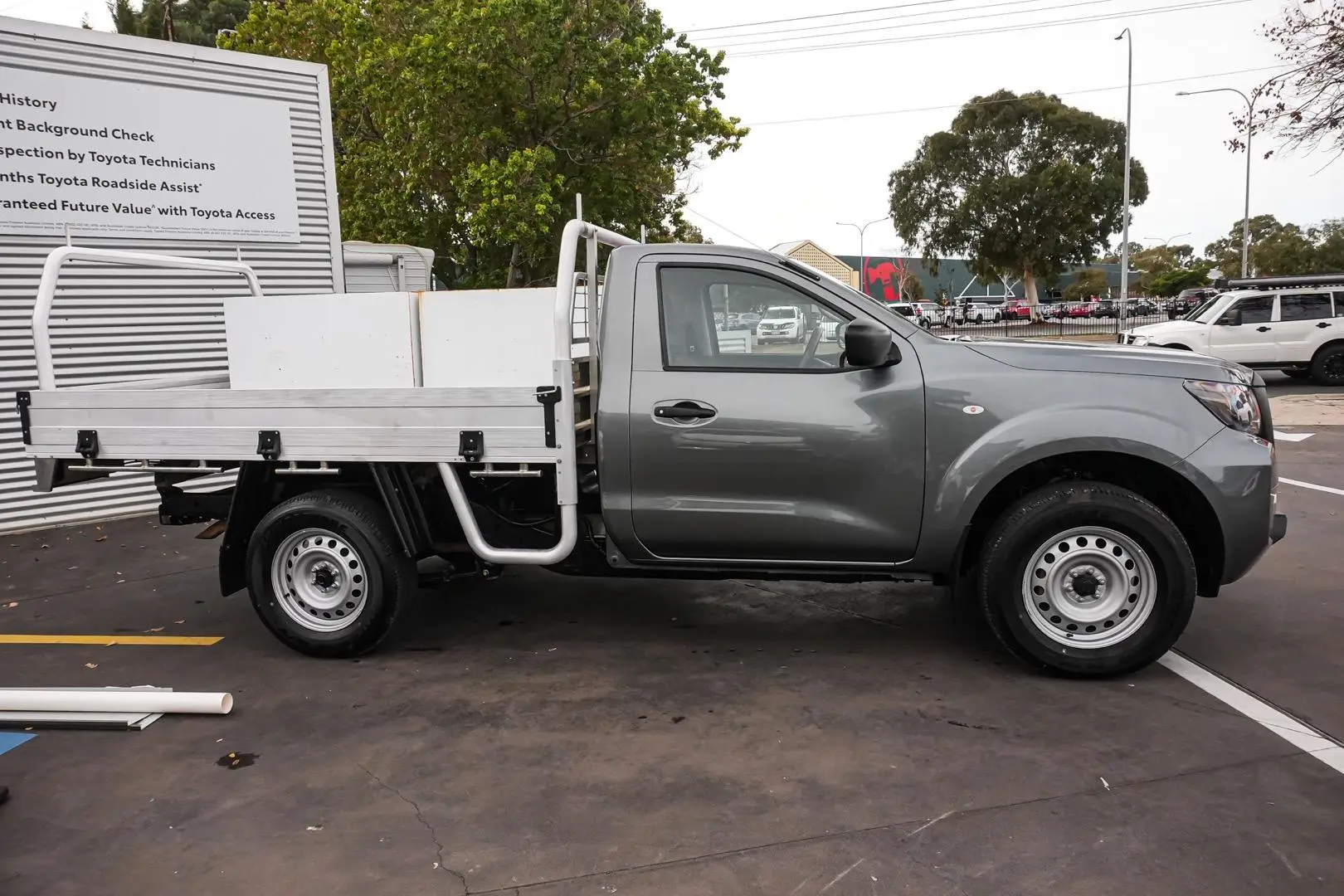 2022 Nissan Navara Gallery Image 4