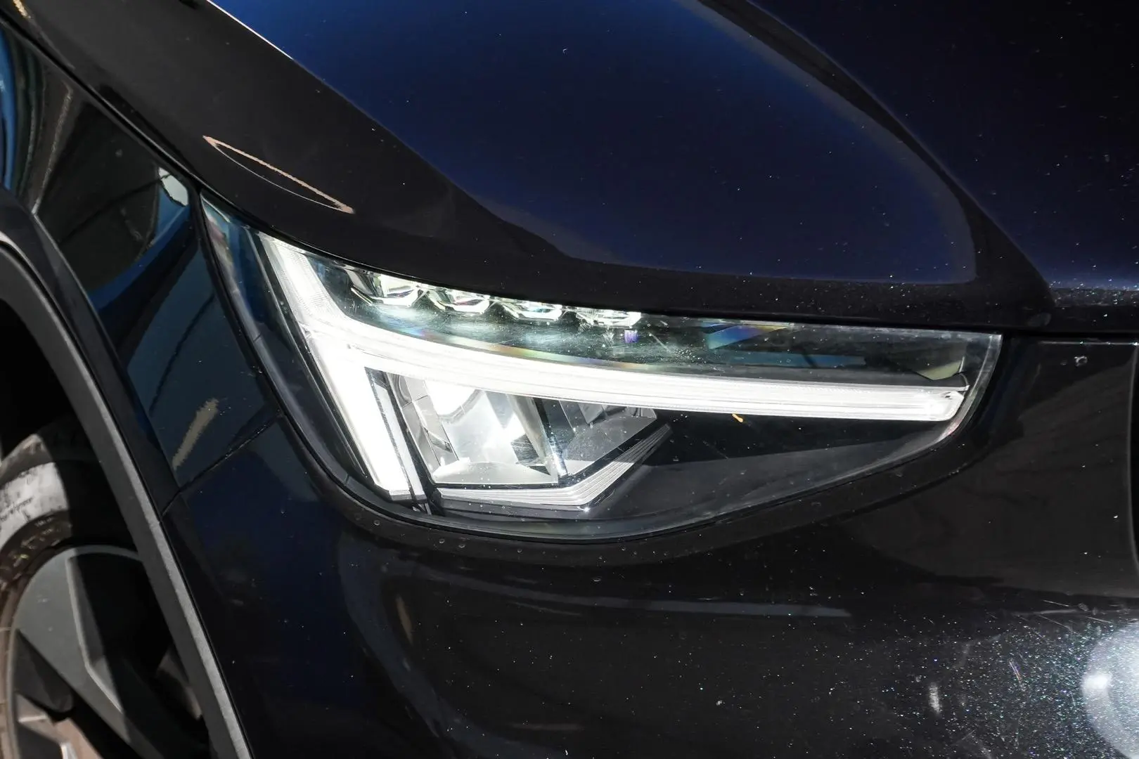 2023 Volvo XC40 Gallery Image 7