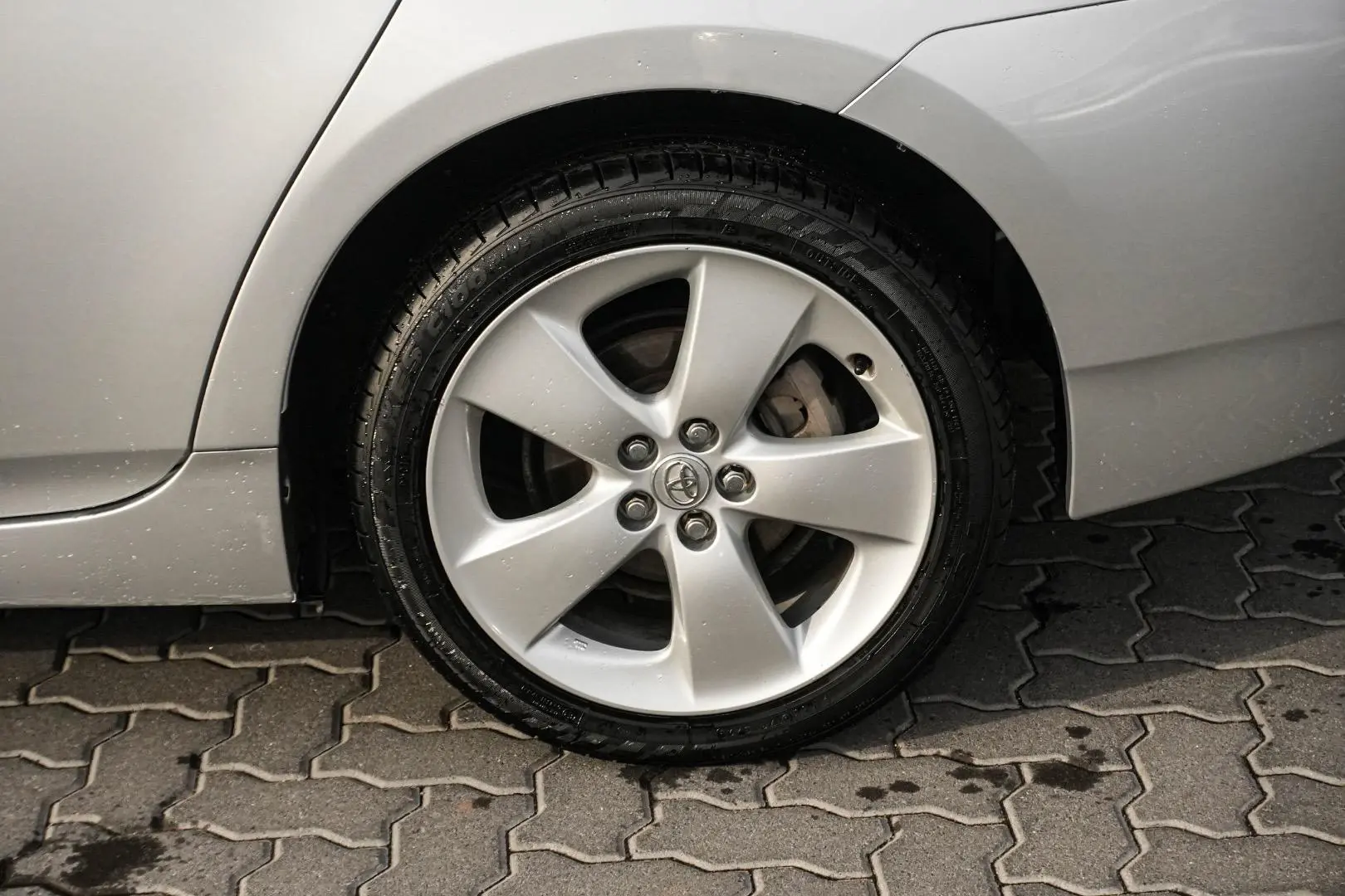 2014 Toyota Prius Gallery Image 13