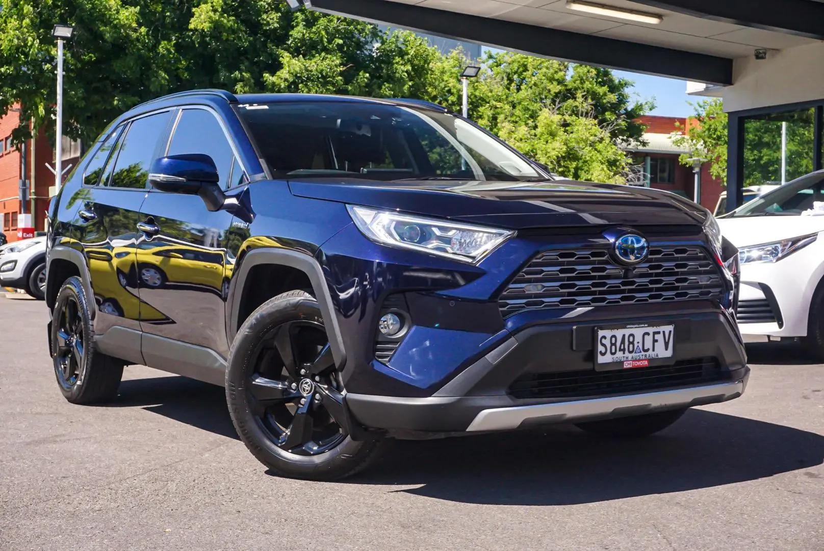 2020 Toyota Rav4 Gallery Image 1