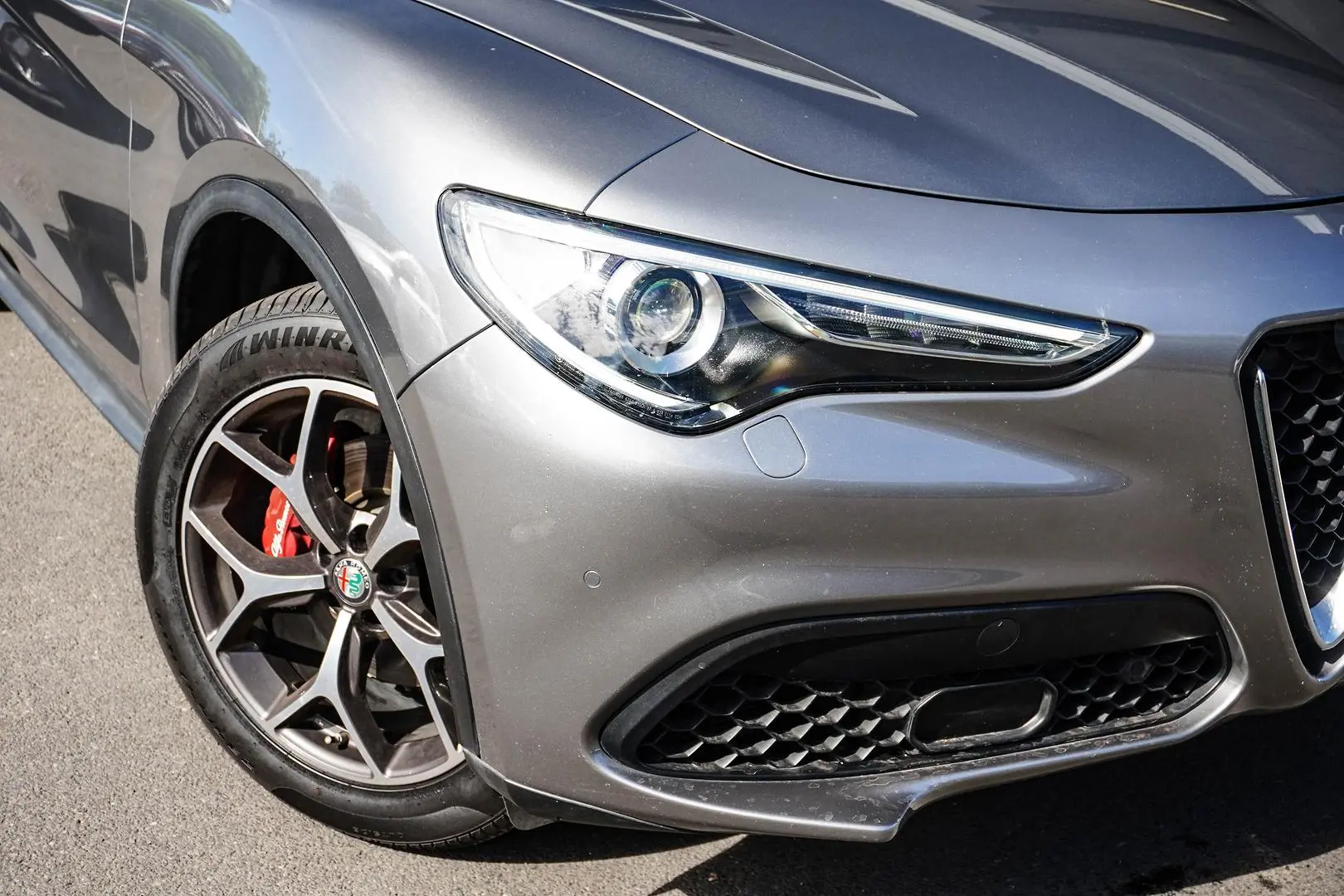 2018 Alfa Romeo Stelvio Gallery Image 11