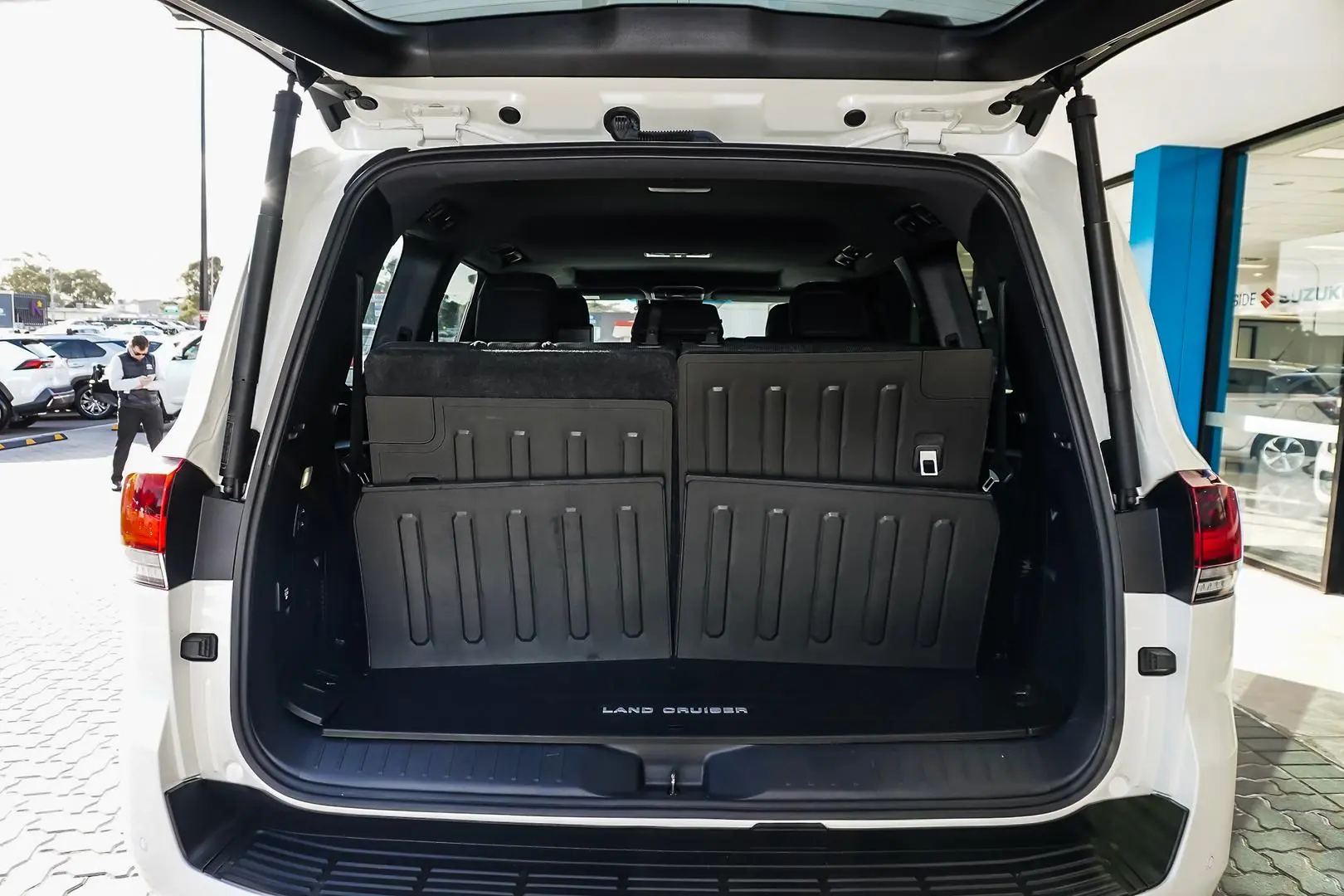 2022 Toyota Landcruiser Gallery Image 11