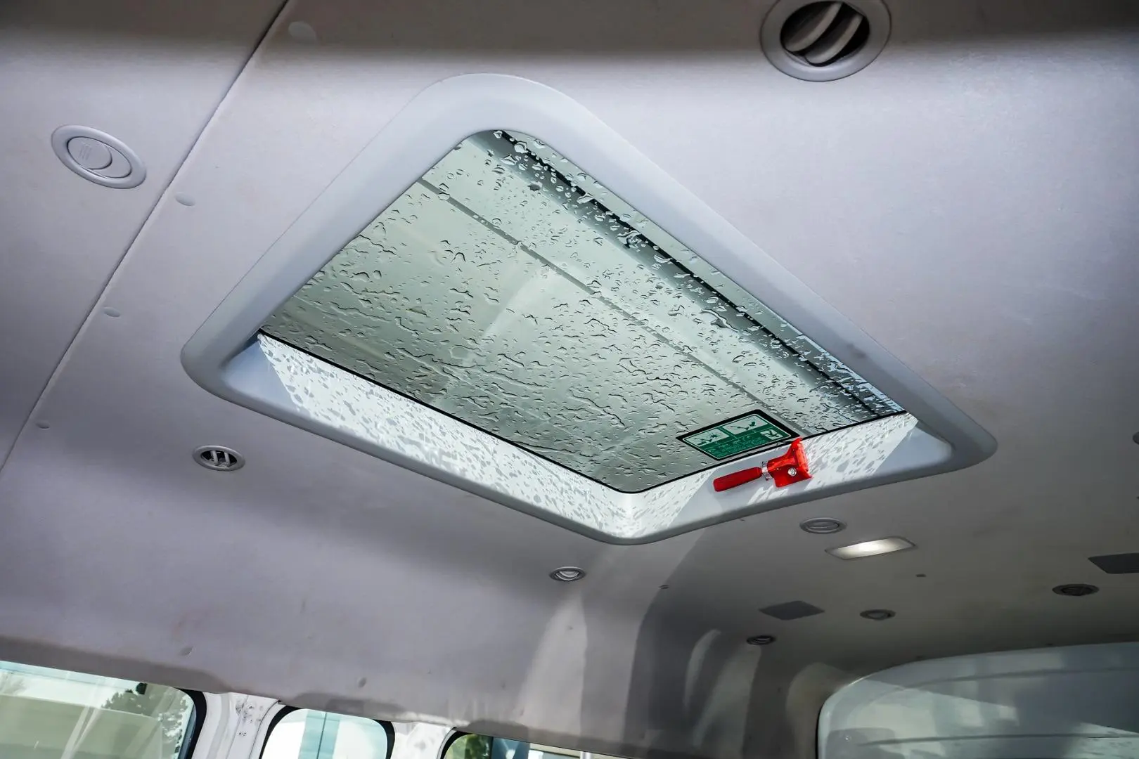 2019 Toyota Hiace Gallery Image 9