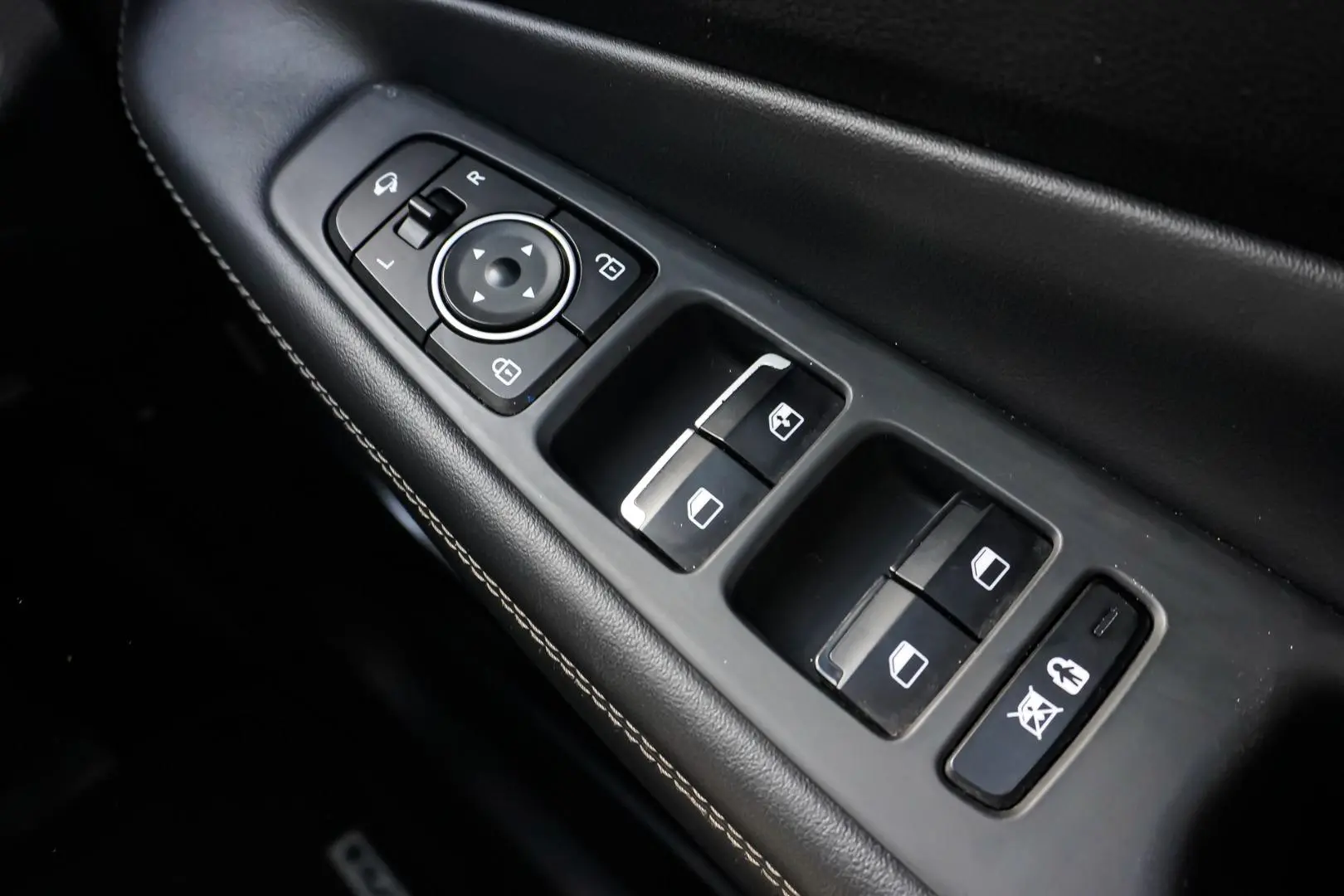 2018 Hyundai Santa Fe Gallery Image 22