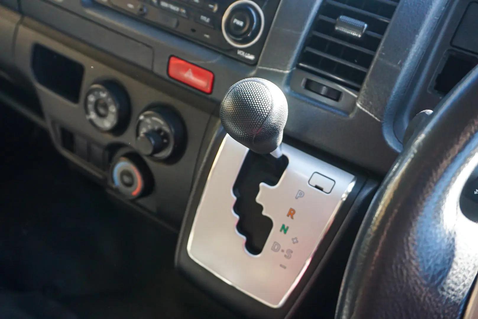 2016 Toyota Hiace Gallery Image 14