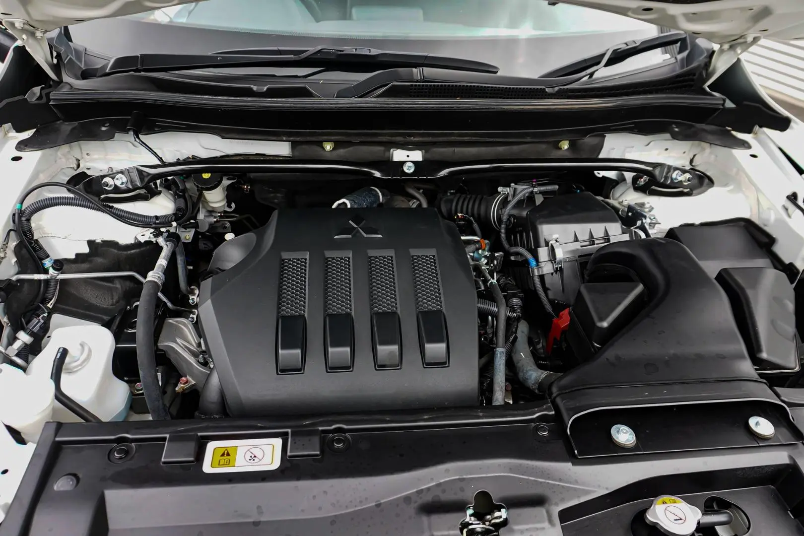 2023 Mitsubishi Eclipse Cross Gallery Image 25