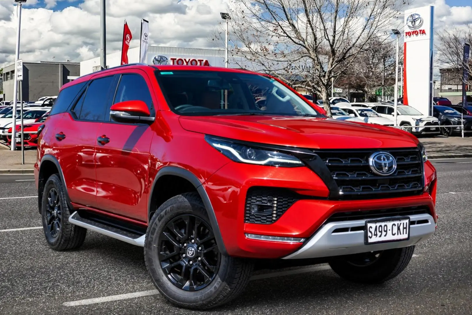 2021 Toyota Fortuner Gallery Image 1