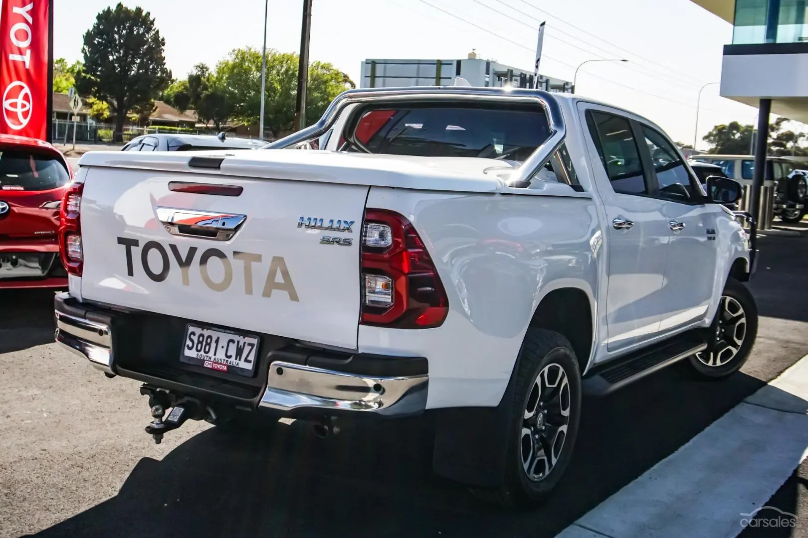 2022 Toyota Hilux Image 2