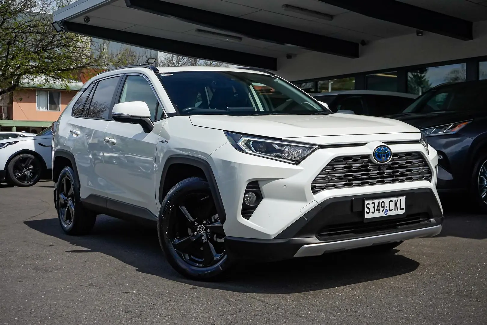 2021 Toyota RAV4 Gallery Image 2