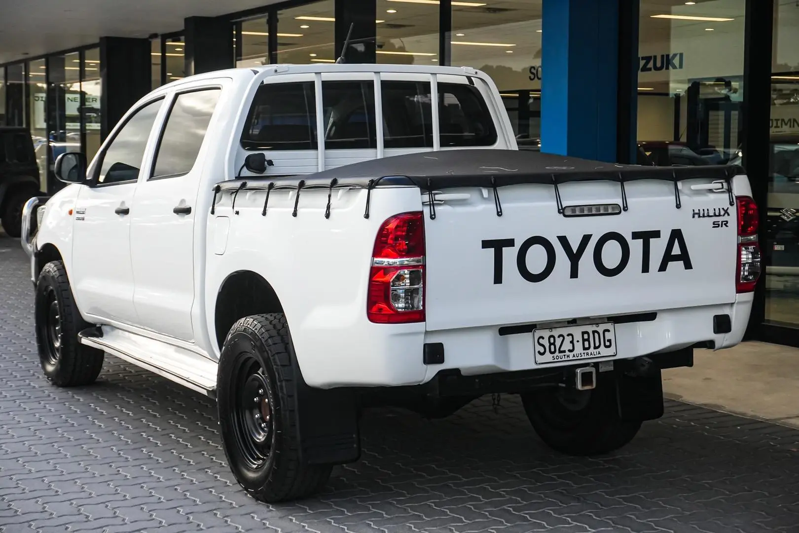 2014 Toyota Hilux Gallery Image 3