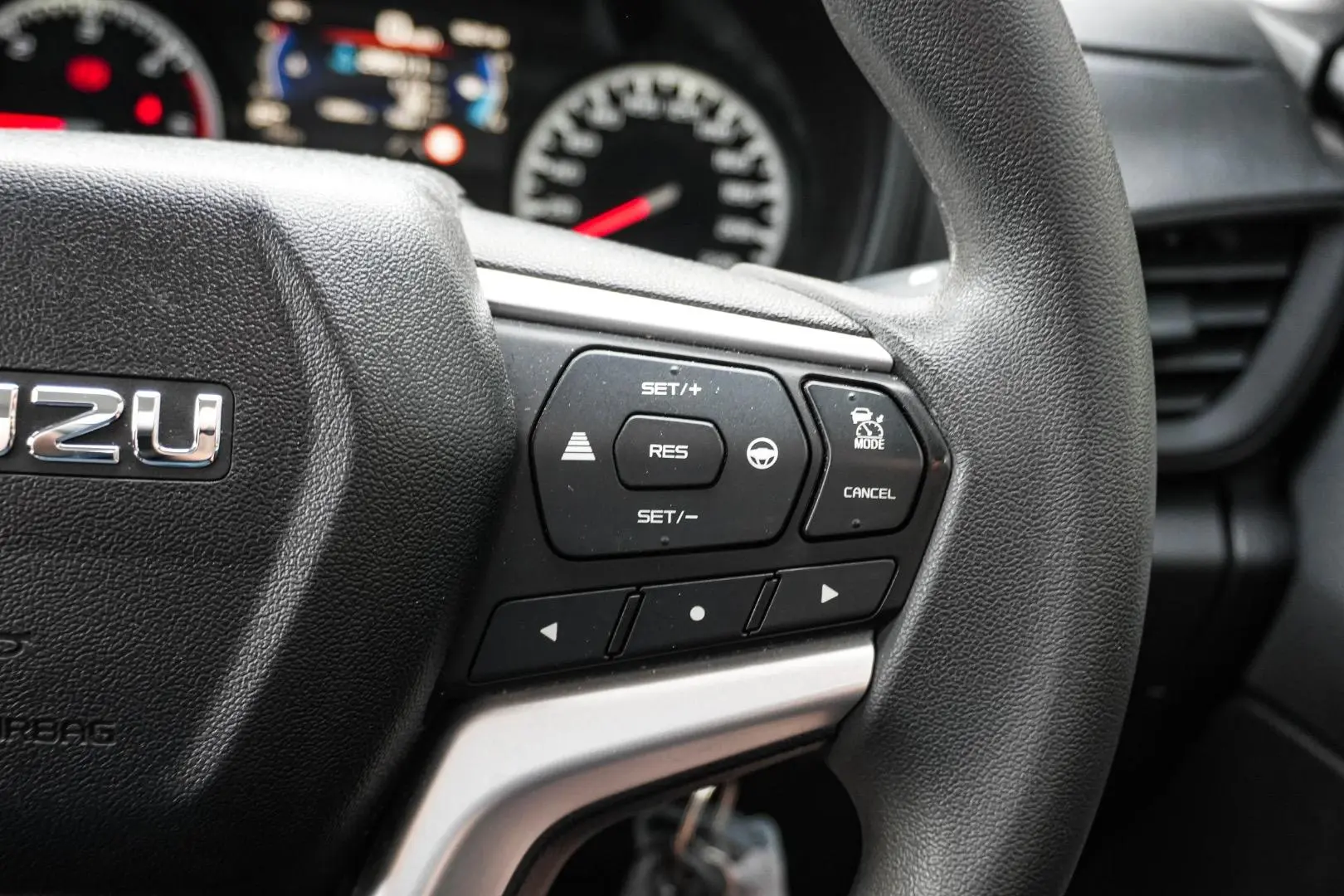 2021 Isuzu D-MAX Gallery Image 17